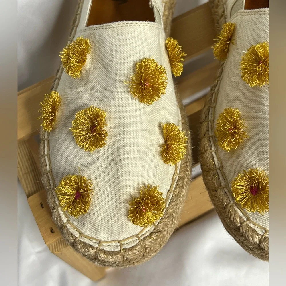 Silvia Cobis Soil Mocasines Leather Flat Espadrilles Women’s Cream/Gold Pom Poms